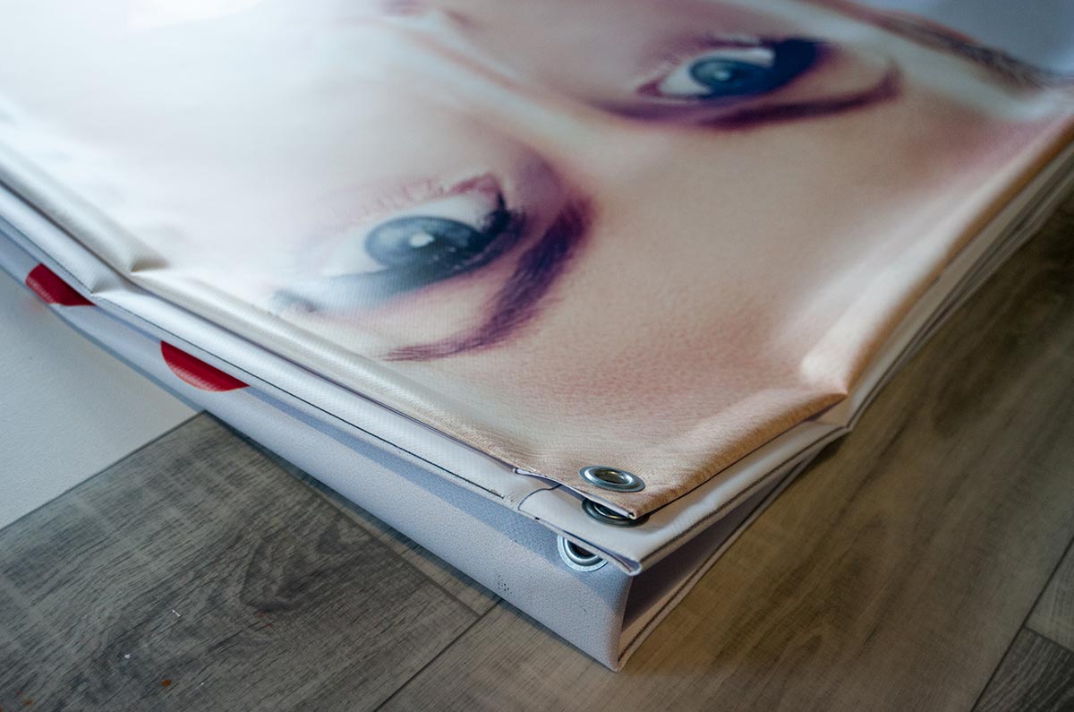 20151211011530RA_Silk-Postcards-w-UV-Spot_656x448.png